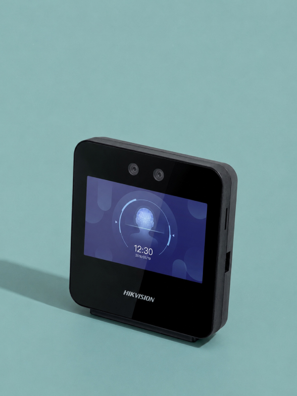 Control de acceso facial Hikvision